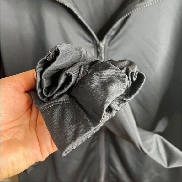 Under Armour Jacket - Picture 3 of 3